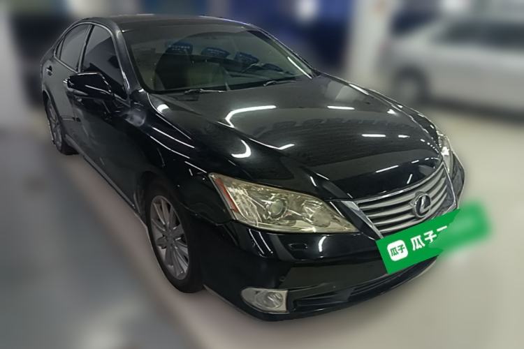 Used Lexus ES 2010 240 Luxury Edition Front Right 45 Deg