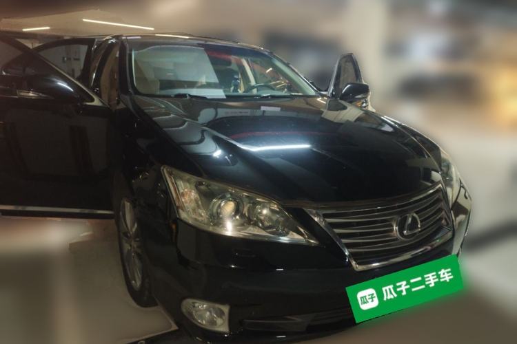Used Lexus ES 2010 350 Luxury Edition Front Right 45 Deg