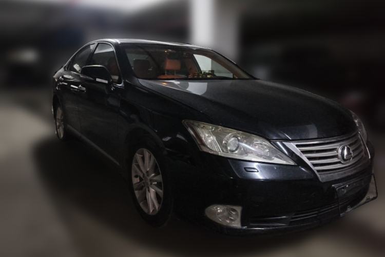 Used Lexus ES 2010 240 Elegant Edition Front Right 45 Deg