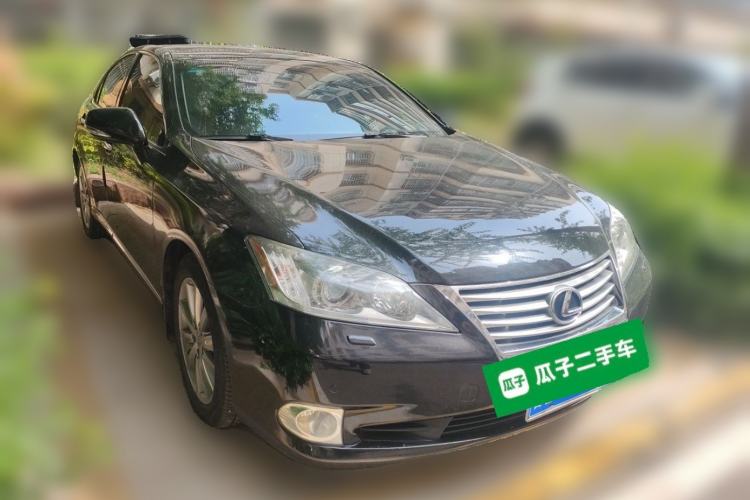 Used Lexus ES 2010 240 Luxury Edition Front Right 45 Deg
