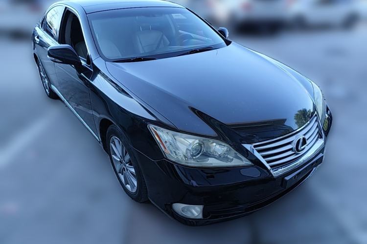 Used Lexus ES 2010 240 Luxury Edition Front Right 45 Deg