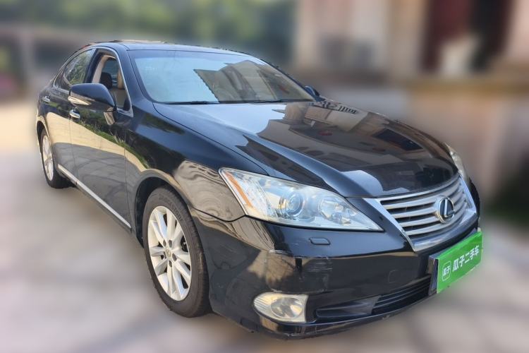 Used Lexus ES 2010 240 Elegant Edition Front Right 45 Deg
