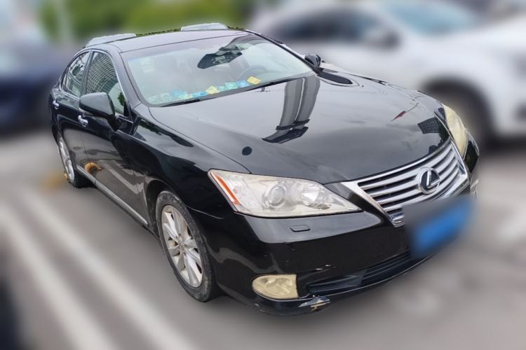 Used Lexus ES 2010 240 Elegant Edition Front Right 45 Deg