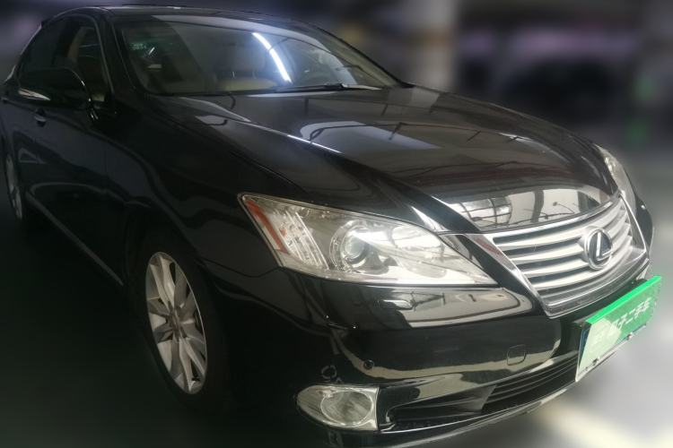 Used Lexus ES 2010 240 Elegant Edition Front Right 45 Deg