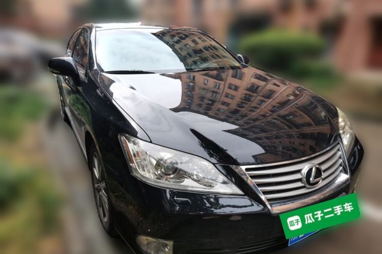 Used Lexus ES 2010 240 Luxury Edition Front Right 45 Deg