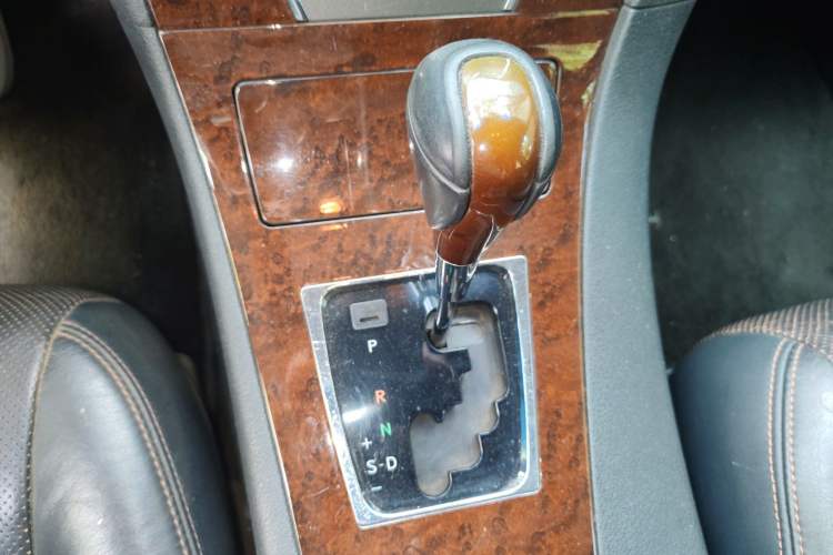 Used Lexus ES 2010 350 Elegant Edition Gear Lever