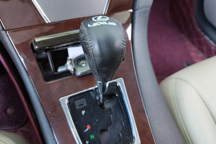 Used Lexus ES 2010 240 Luxury Edition Gear Lever
