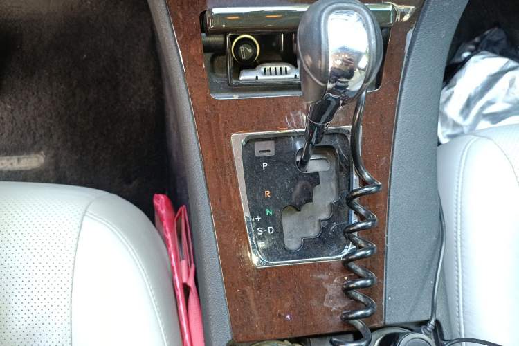 Used Lexus ES 2010 240 Elegant Edition Gear Lever