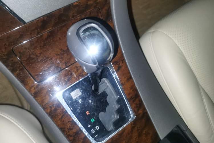 Used Lexus ES 2010 240 Elegant Edition Gear Lever