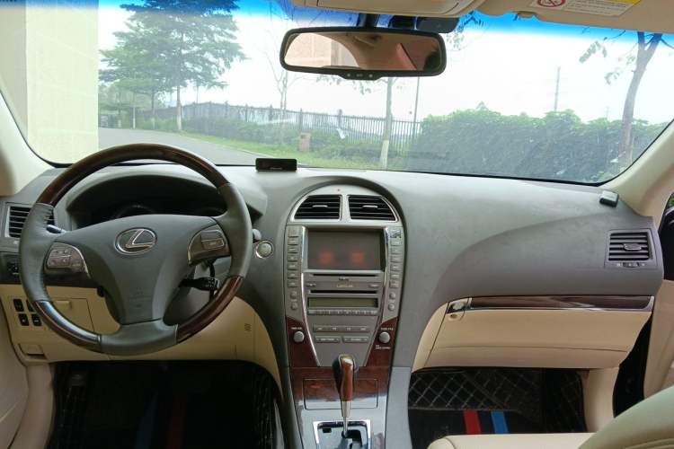 Used Lexus ES 2010 350 Elegant Edition Headliner
