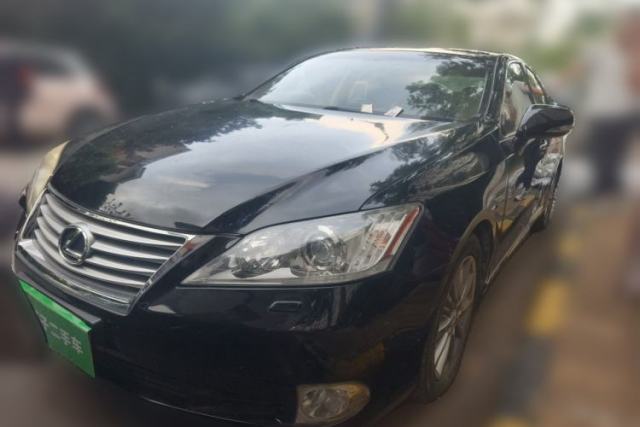 Ojetý Lexus ES 2010 240 Luxury Edition