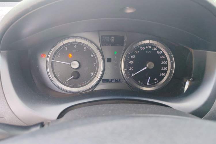 Used Lexus ES 2010 350 Elegant Edition Odometer Close Up