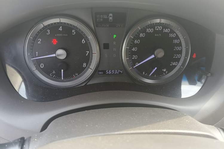 Used Lexus ES 2010 240 Elegant Edition Odometer Close Up