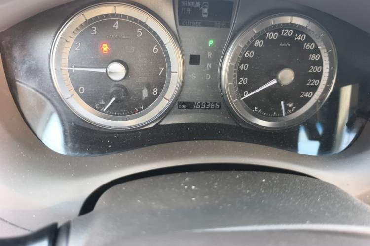 Used Lexus ES 2010 240 Elegant Edition Odometer Close Up