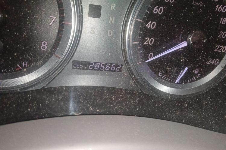 Used Lexus ES 2010 240 Elegant Edition Odometer Close Up