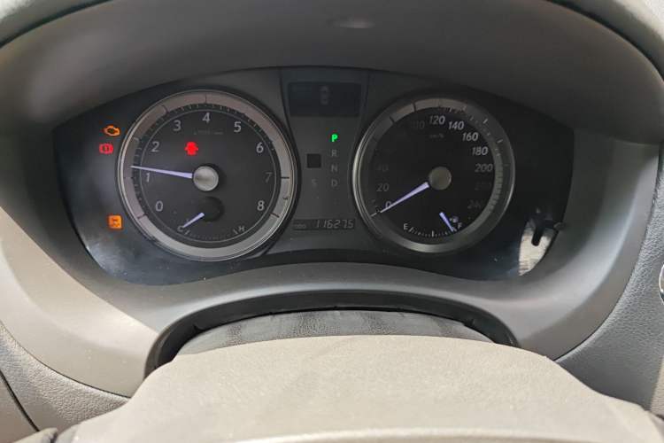 Used Lexus ES 2010 240 Elegant Edition Odometer Close Up