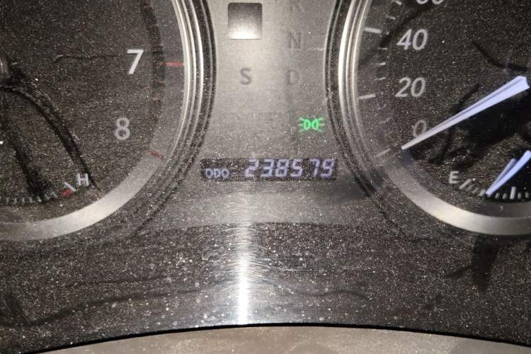 Used Lexus ES 2010 240 Elegant Edition Odometer Close Up
