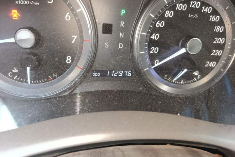 Used Lexus ES 2010 240 Luxury Edition Odometer Close Up