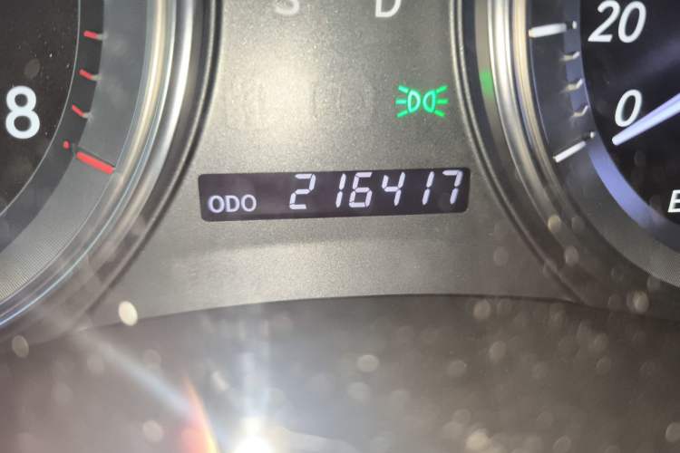 Used Lexus ES 2010 240 Luxury Edition Odometer Close Up