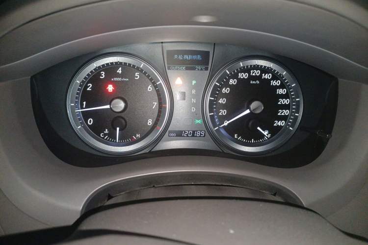 Used Lexus ES 2010 240 Luxury Edition Odometer Close Up