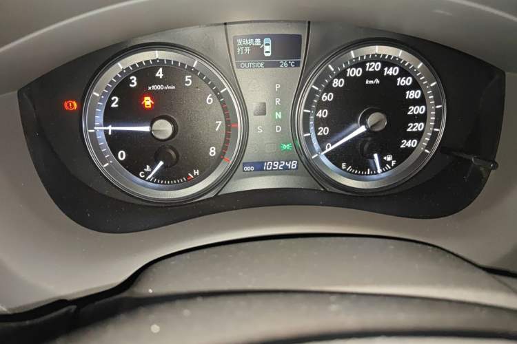 Used Lexus ES 2010 240 Luxury Edition Odometer Close Up