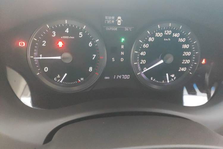 Used Lexus ES 2010 240 Elegant Edition Odometer Close Up