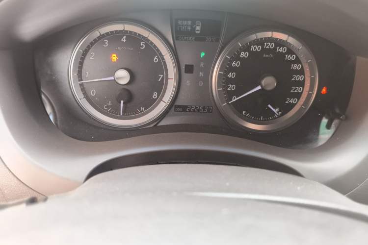 Used Lexus ES 2010 240 Elegant Edition Odometer Close Up