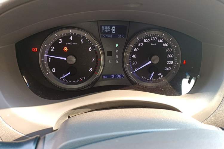 Used Lexus ES 2010 350 Elegant Edition Odometer Close Up