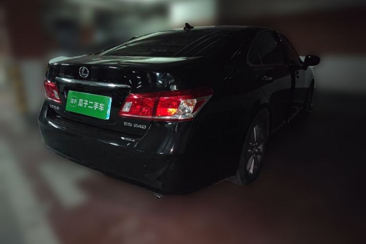 Used Lexus ES 2010 240 Luxury Edition Rear Right 45 Deg