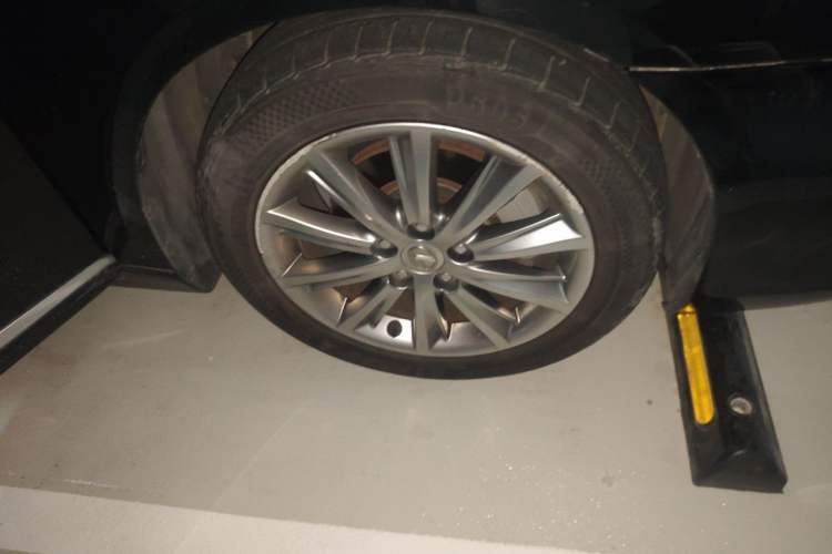 Used Lexus ES 2010 350 Luxury Edition Right Front Wheel Hub