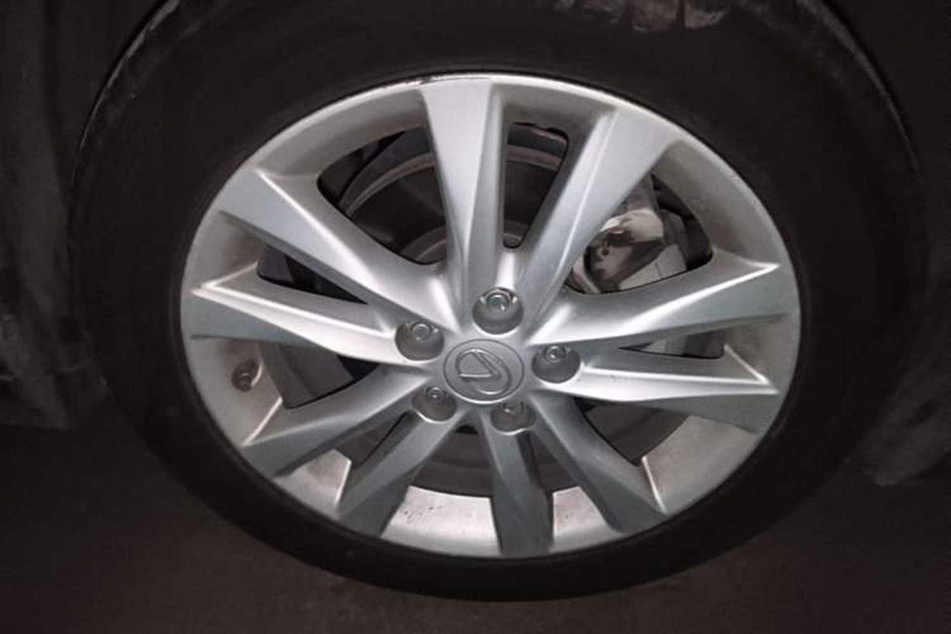 Used Lexus ES 2010 240 Elegant Edition Right Front Wheel Hub