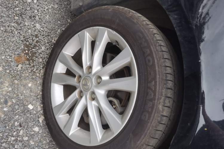 Used Lexus ES 2010 240 Elegant Edition Right Front Wheel Hub