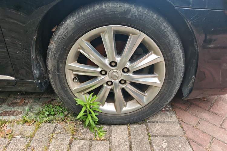 Used Lexus ES 2010 240 Luxury Edition Right Front Wheel Hub