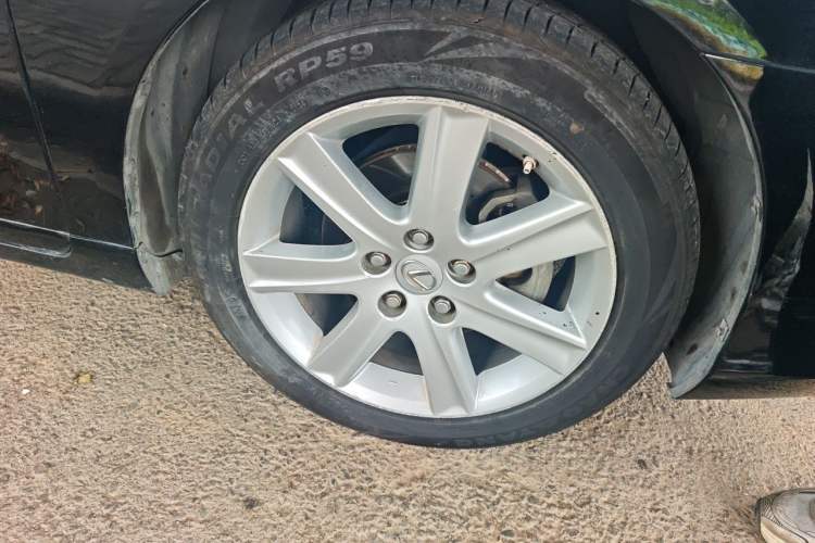 Used Lexus ES 2010 350 Elegant Edition Right Front Wheel Hub