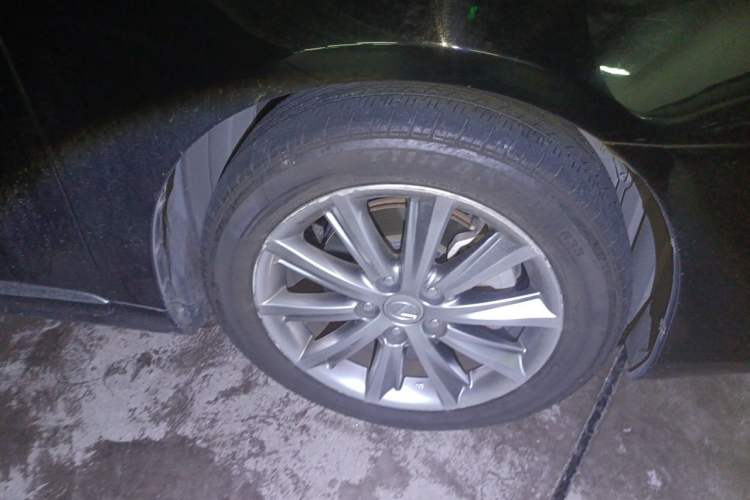 Used Lexus ES 2010 240 Luxury Edition Right Front Wheel Hub