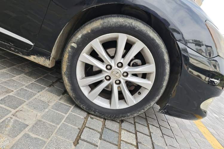 Used Lexus ES 2010 240 Elegant Edition Right Front Wheel Hub