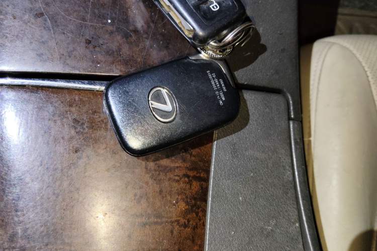 Used Lexus ES 2010 240 Elegant Edition Vehicle Key