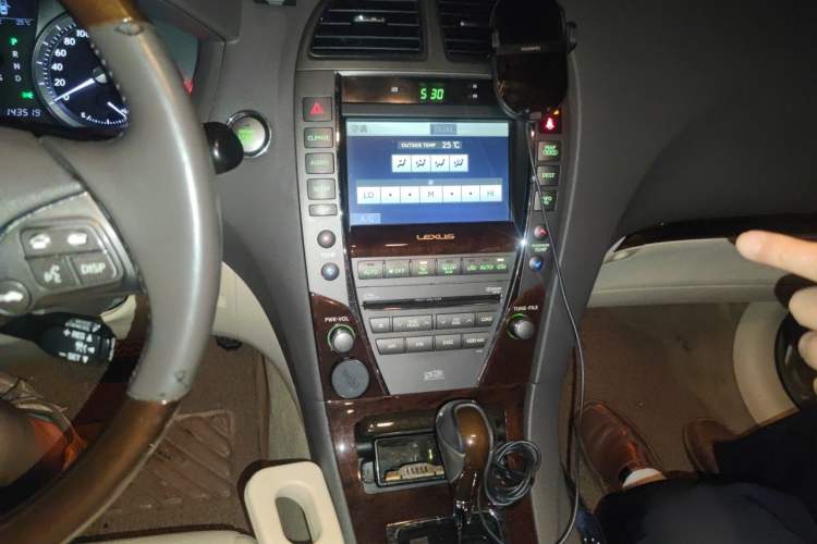 Used Lexus ES 2010 350 Prestige Edition Audio And AC Panel