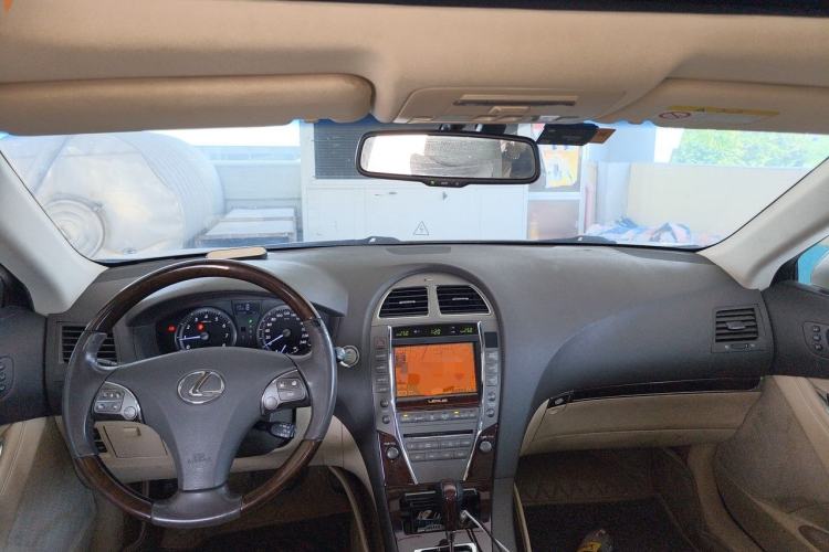 Used Lexus ES 2010 240 Luxury Edition Center Console