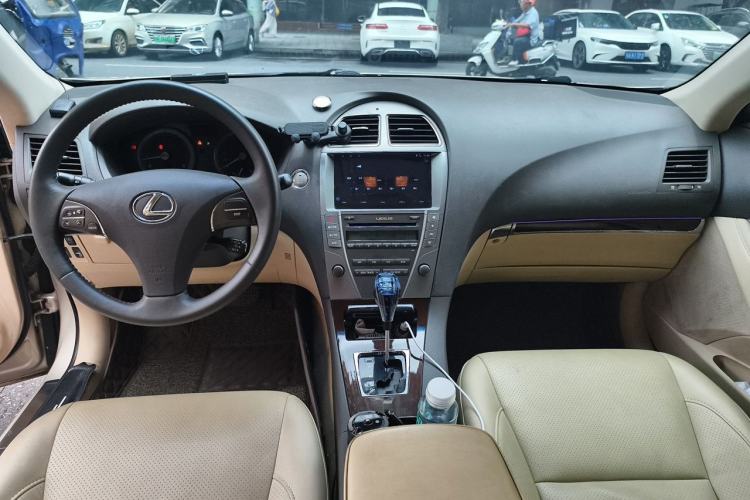 Used Lexus ES 2010 240 Elegant Edition Center Console