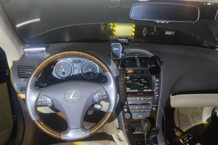 Used Lexus ES 2010 350 Prestige Edition Center Console