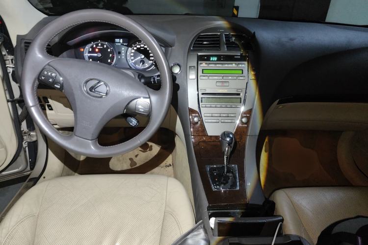 Used Lexus ES 2010 240 Elegant Edition Center Console