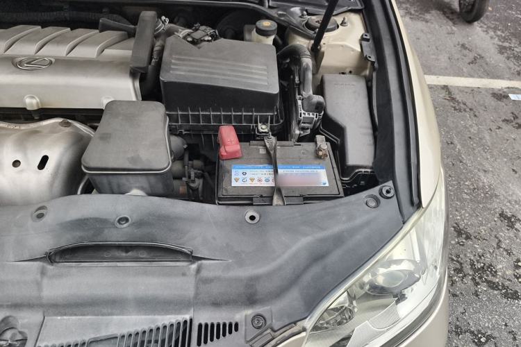 Used Lexus ES 2010 240 Elegant Edition Engine Bay Left