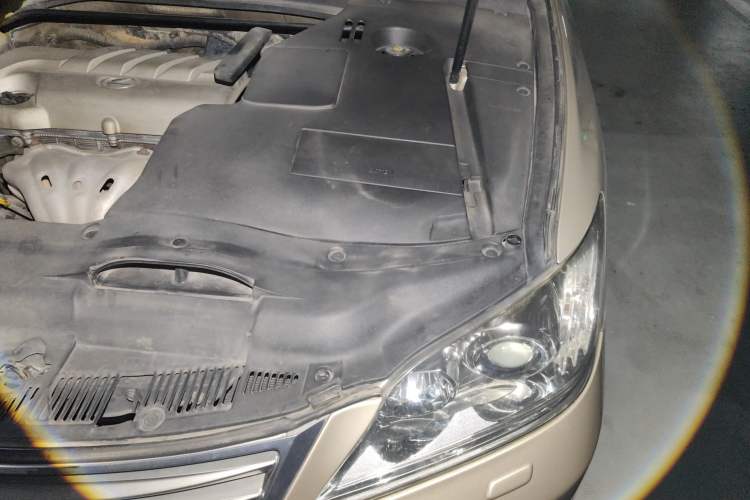 Used Lexus ES 2010 240 Elegant Edition Engine Bay Left