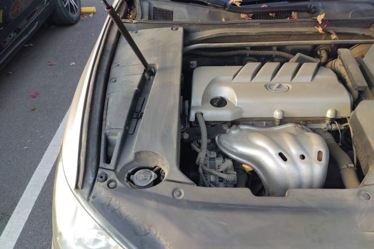 Used Lexus ES 2010 240 Elegant Edition Engine Bay Right