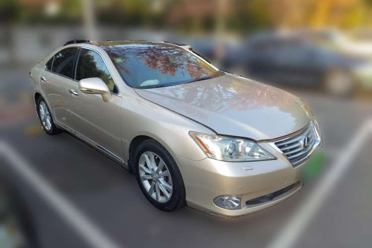 Used Lexus ES 2010 240 Elegant Edition Front Right 45 Deg