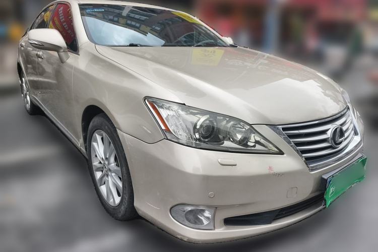Used Lexus ES 2010 240 Elegant Edition Front Right 45 Deg