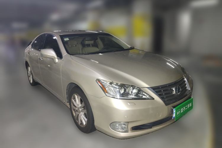 Used Lexus ES 2010 240 Elegant Edition Front Right 45 Deg