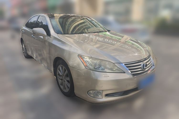 Used Lexus ES 2010 240 Luxury Edition Front Right 45 Deg