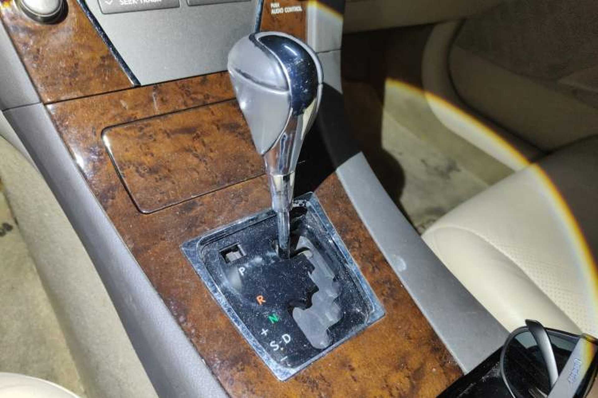 Used Lexus ES 2010 240 Elegant Edition Gear Lever